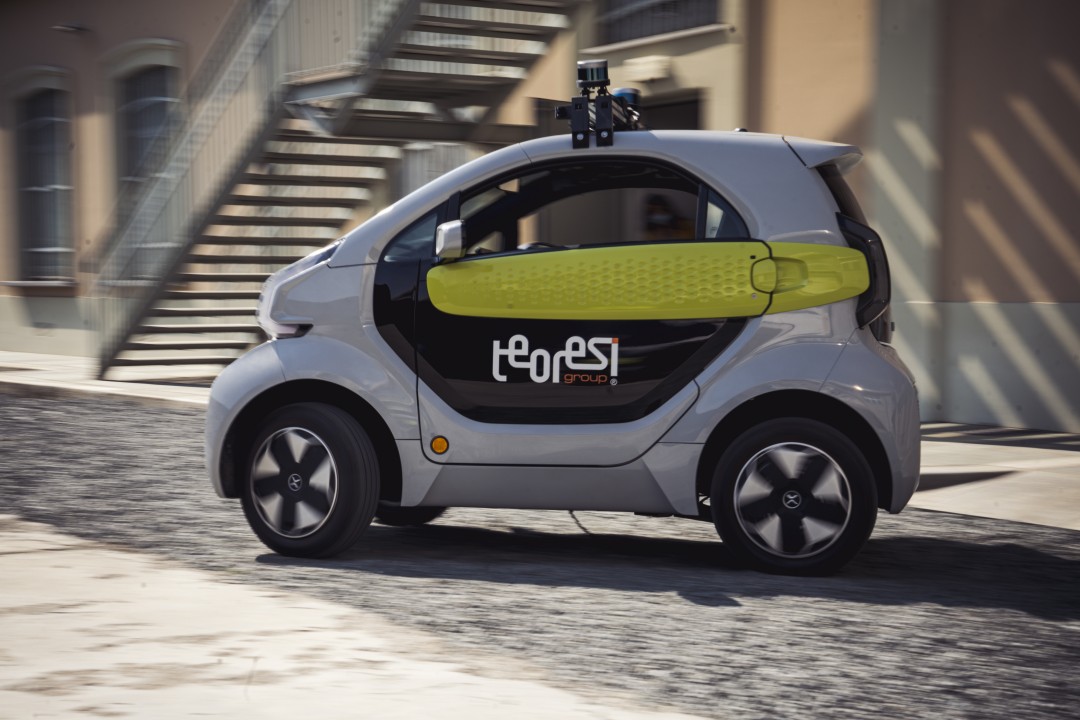 Auto come smartphone: Teoresi presenta soluzioni per la guida autonoma e connessa