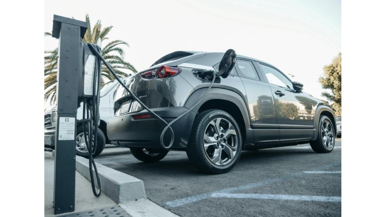 Veicoli elettrici e caldo estivo: cinque consigli per massimizzare l’efficienza, anche nella stagione più calda