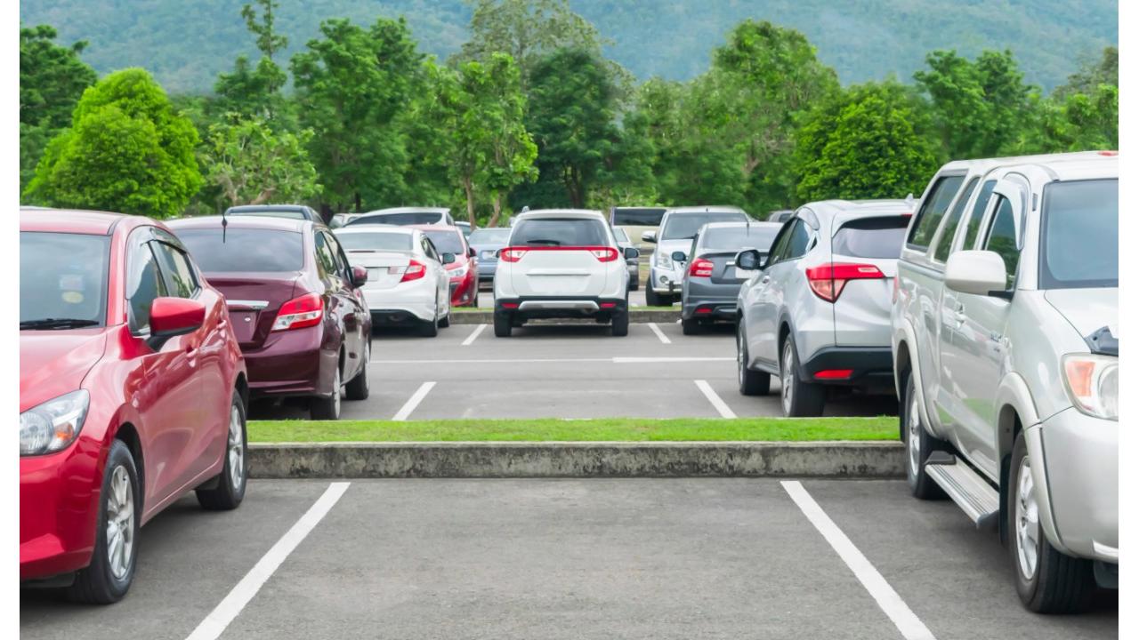 Le crescenti dimensioni delle auto in Europa potrebbero rendere impossibile parcheggiare entro 10 anni